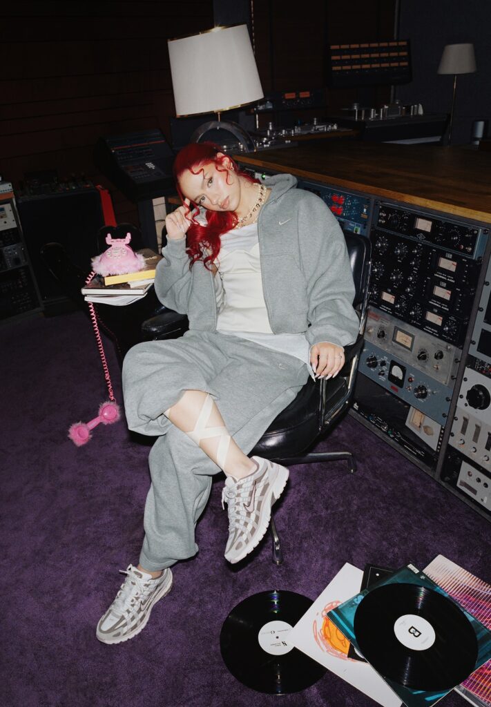 Dieses Bild hat ein leeres Alt-Attribut. Der Dateiname ist 070826_Zalando_Nike_Archetypes_Highlight-Outfit3_1000x1440_1-711x1024.jpg