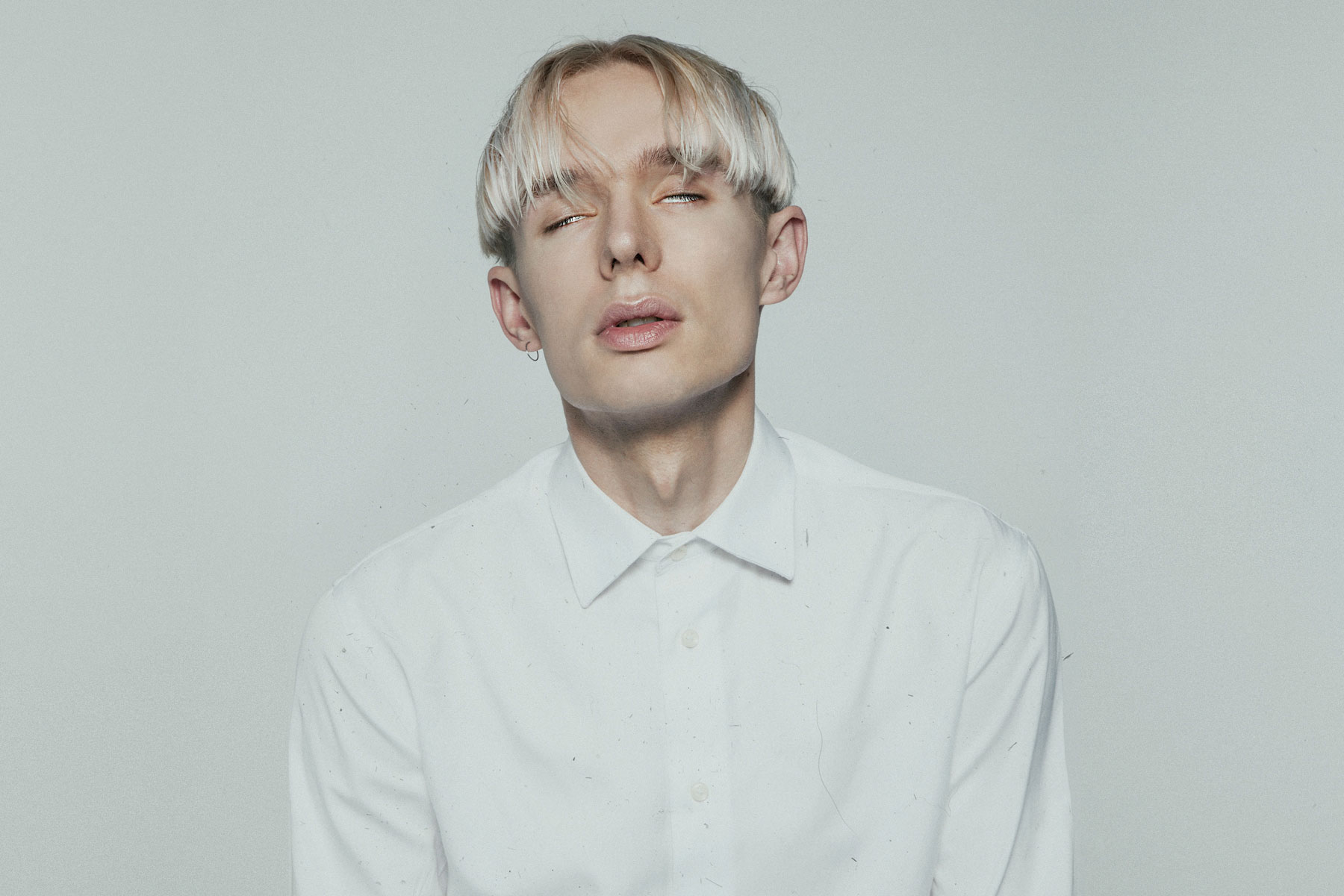 Pianoklänge und verwaschene Elektronik: Douglas Dare veröffentlicht sein zweites Album „Aforger“