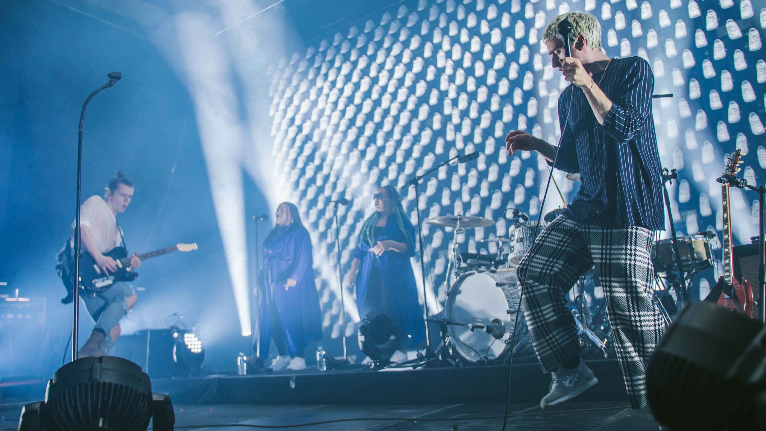 Fotos: Bilderbuch und Mavi Phoenix live in Berlin