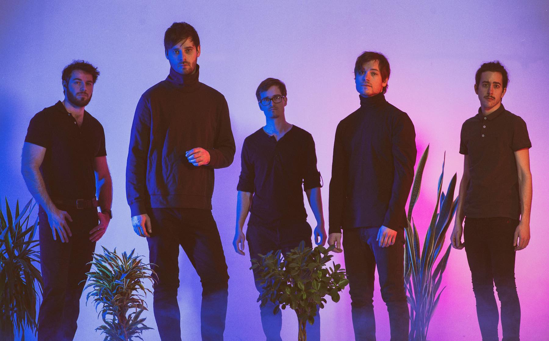 Like Elephants präsentieren mit „Holiday“ verträumten 80s-Synthpop und gehen auf Tour