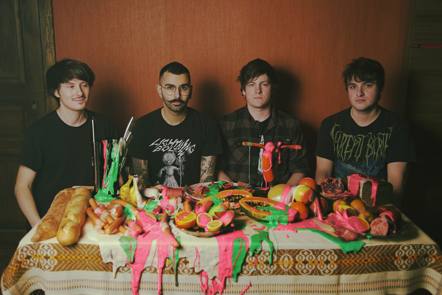 Lingua Nada im Interview: „Wir spielen immer übelst laut und richtig brutal“