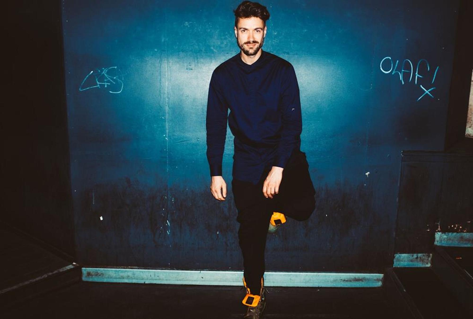 Videopremiere: Nisse verwandelt in „Taxi“ den Alltag in Poesie