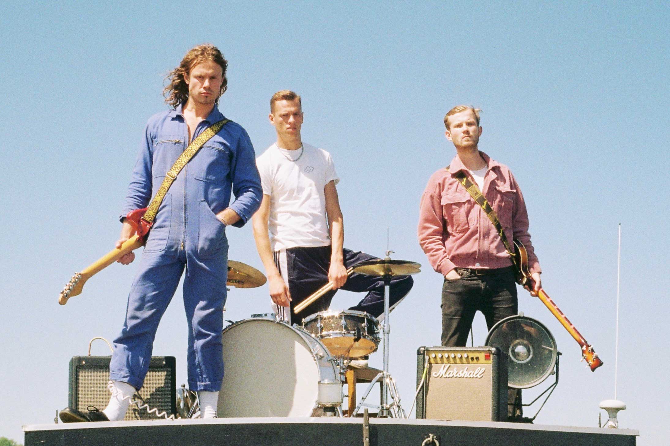 Videopremiere: Pool aus Hamburg veröffentlichen mit „Moving On“ den vielleicht letzen Hit des Sommers