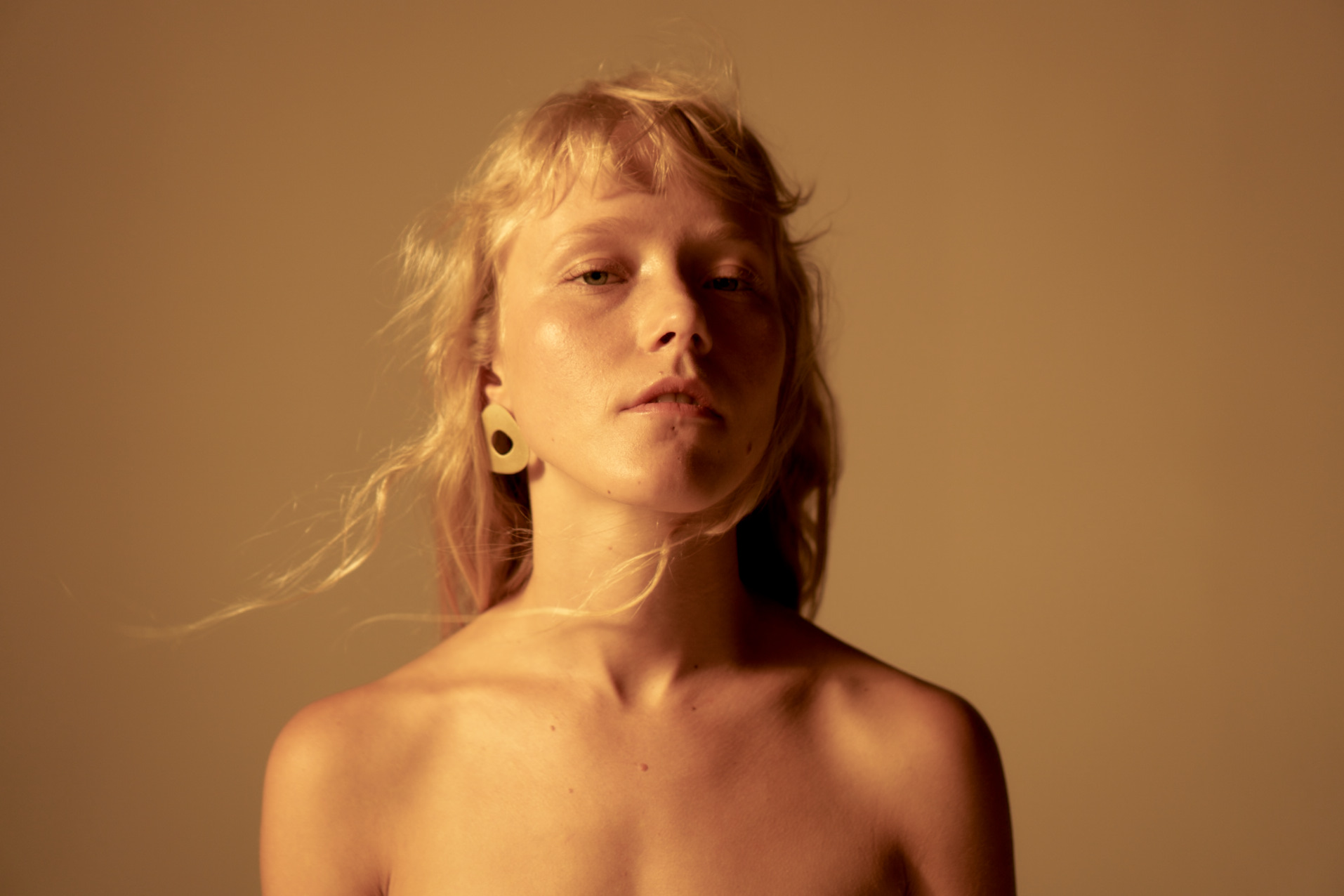 Die Singer-Songwriterin Alice Phoebe Lou geht auf Deutschland Tour