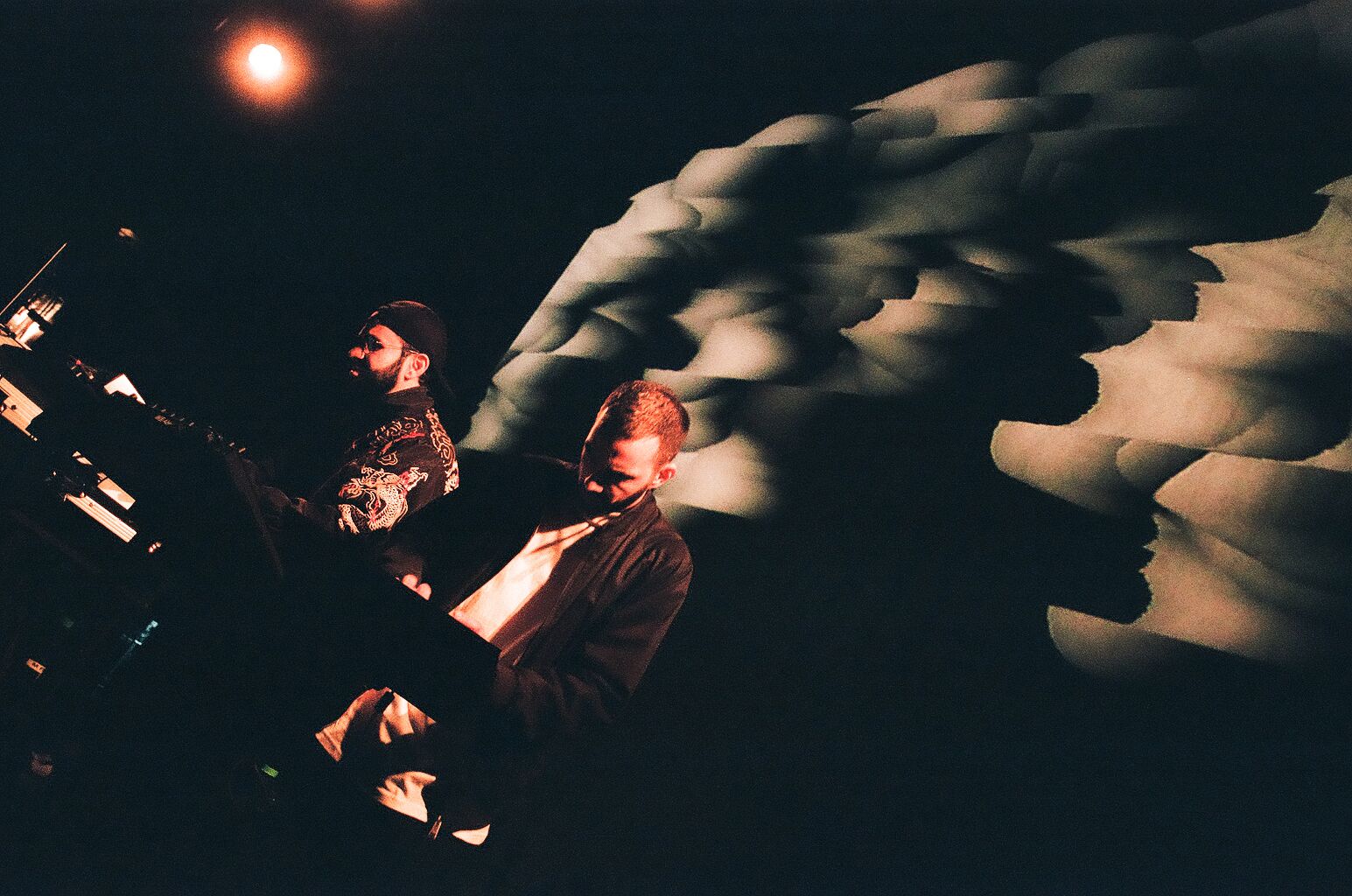 Die Achse präsentiert mit „Hooligan“ ein wahrhaftiges Brett