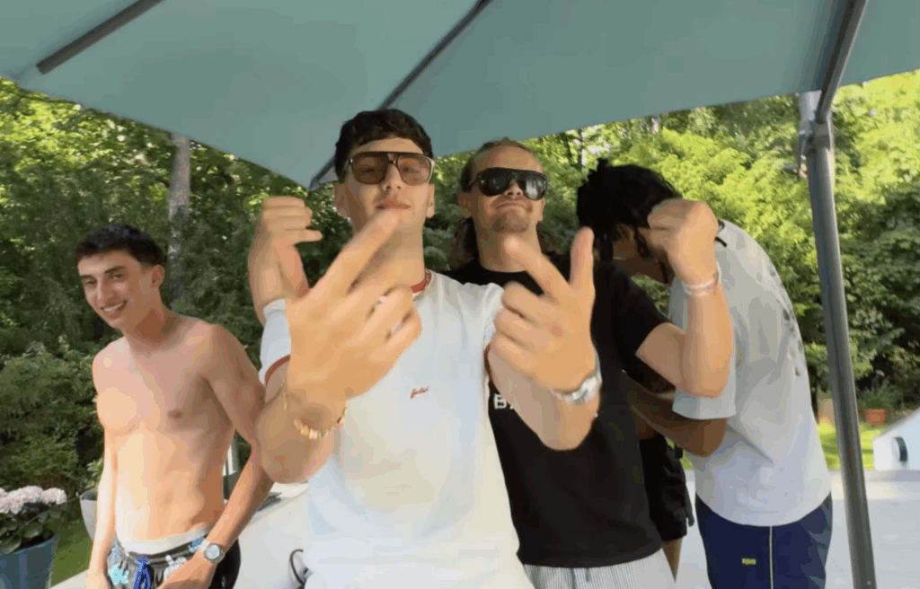 Sampagne Rapper Deutschraps BFFs: So klingen Sampagne und YUNG SAINT PAUL auf EP-Länge ...