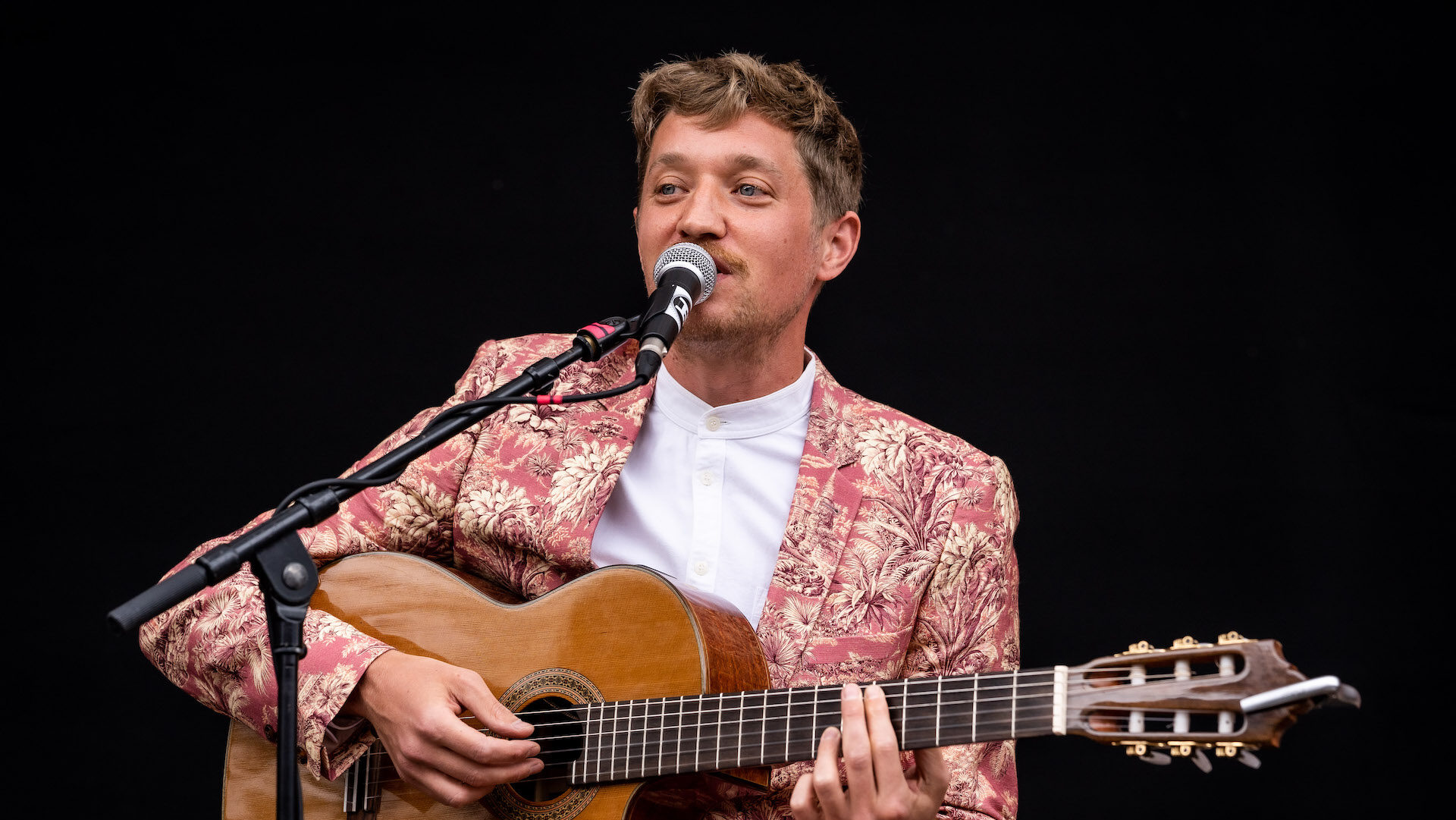 Maeckes Gitarrenkonzerte Pressefoto 1 by Sebastian Madej – Photography