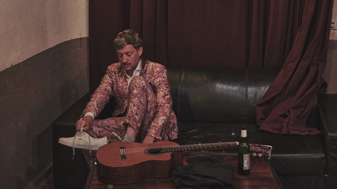 Maeckes Gitarrenkonzerte Pressefoto 5 by Jaro Suffner